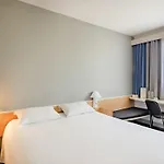 Ibis فندق 2*