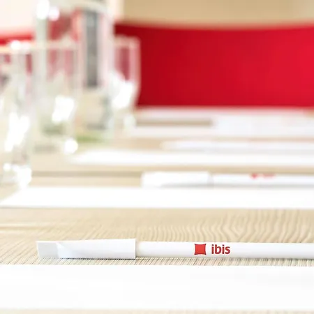 Ibis Hotel 2*