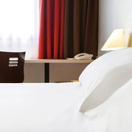 Ibis Hotel 2*