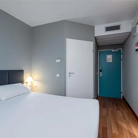 Ξενοδοχείο Ibis 2*