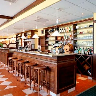 ホテル イビス チェストチョワ 2*