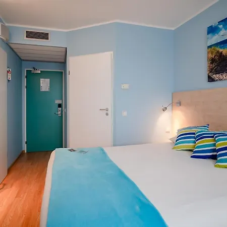 イビス チェストチョワ ホテル 2*